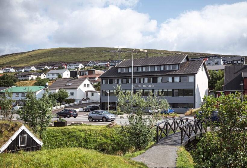 هتل Runavik