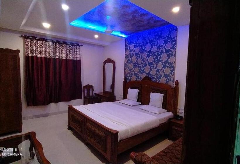 בית מלון כפרי Shalimar Executive, Uran Islampur