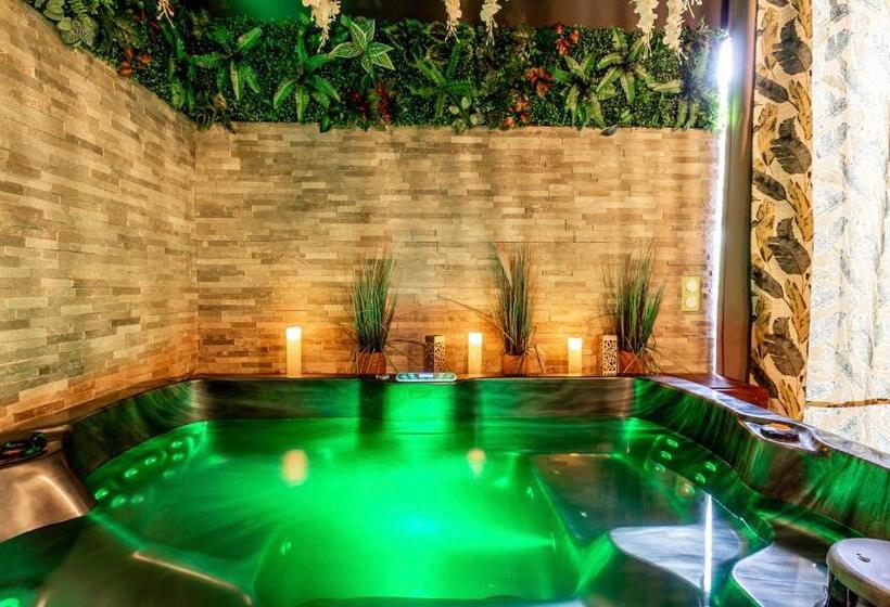 호텔 Sweet Uni Vert Jacuzzi