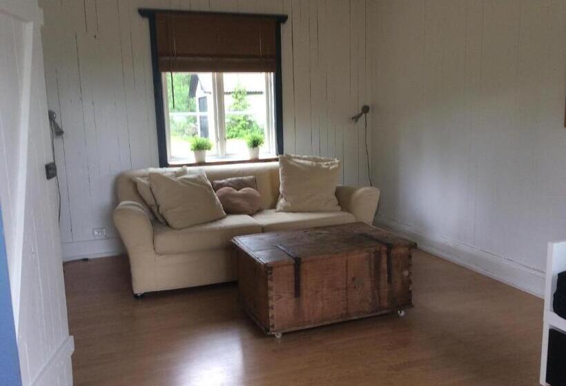 Lönneberga Vandrarhem & Hostel