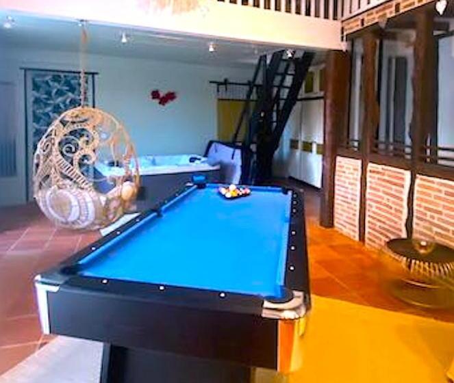 펜션 Le Prieuré   Suites Romantiques Spa Privatif, Piscine, Jardin, Massages Proche De Toulouse