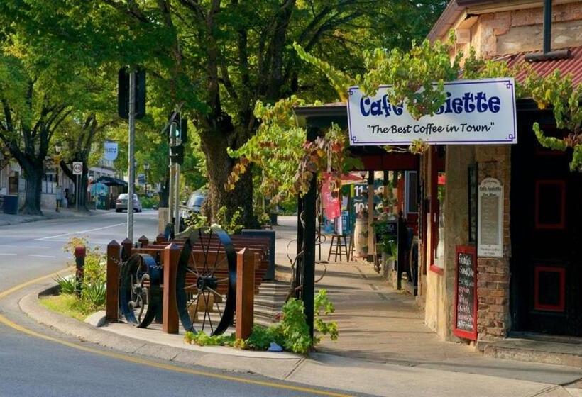 Пансион Adelaide Hills Escape