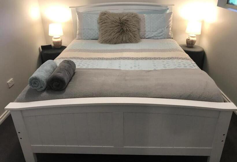 Пансион Adelaide Hills Escape