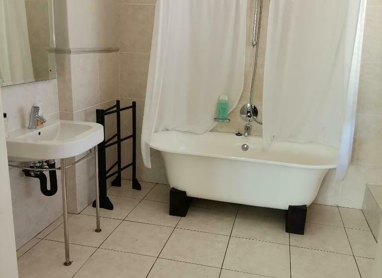 פנסיון Arkenstone Frys Guesthouse
