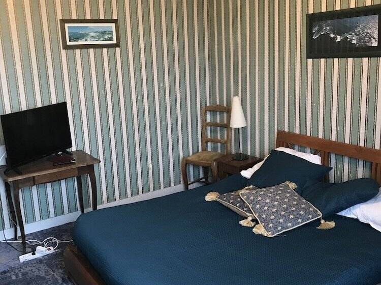 פנסיון Auberge Du Camfrout