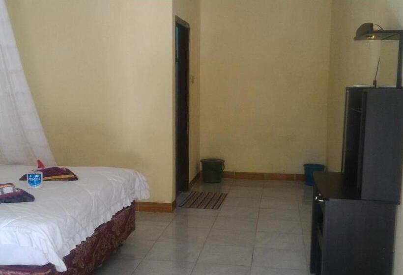 פנסיון Bintang Wisata Riung