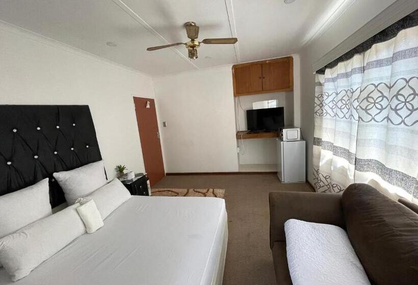 膳宿费 Colins Accommodation Dayrest From R120 Overnight From R300