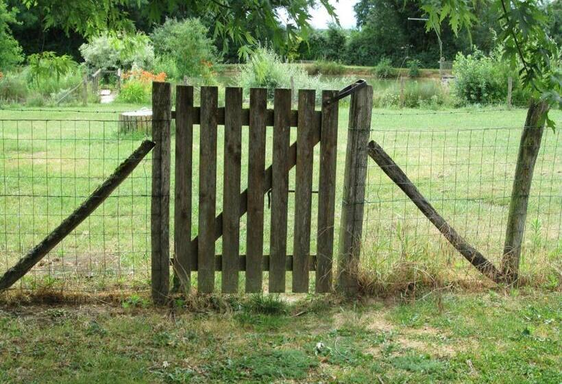 פנסיון Domaine Des Charmilles