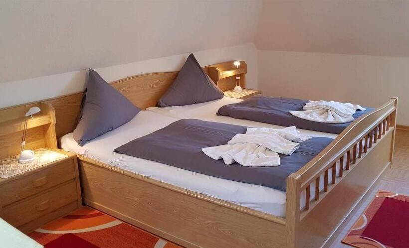 ペンション Ferienwohnungfloppyhansiog3