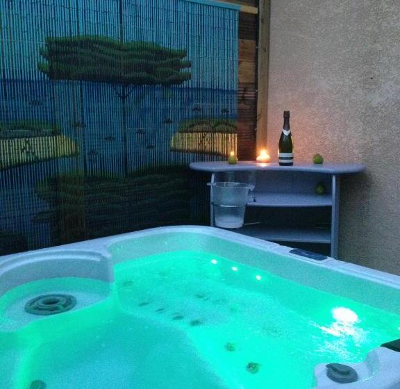 Пансион Le Domaine De Charline De 1 à 35 Personnes