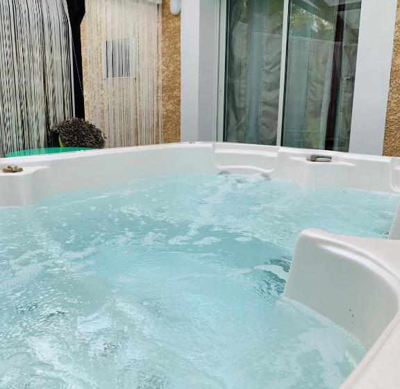 Пансион Le Domaine De Charline De 1 à 35 Personnes