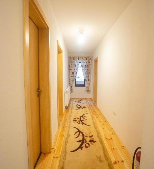 פנסיון Livada Amely