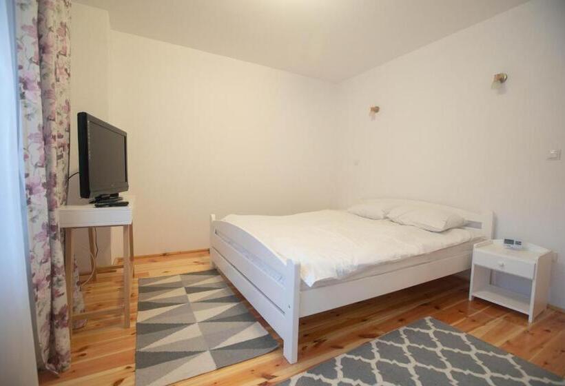 פנסיון Livada Amely