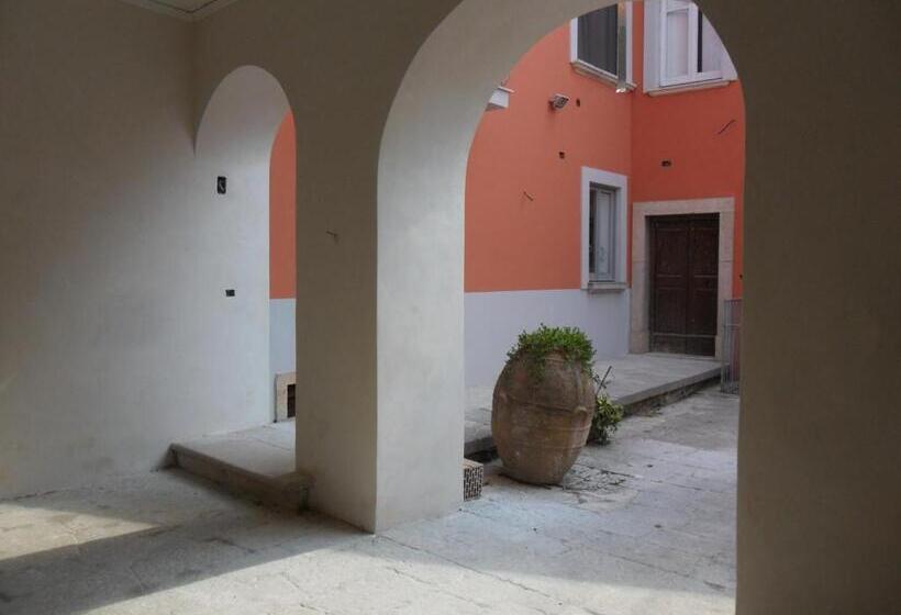 بنسيون Palazzo Gentilizio De Maffutiis