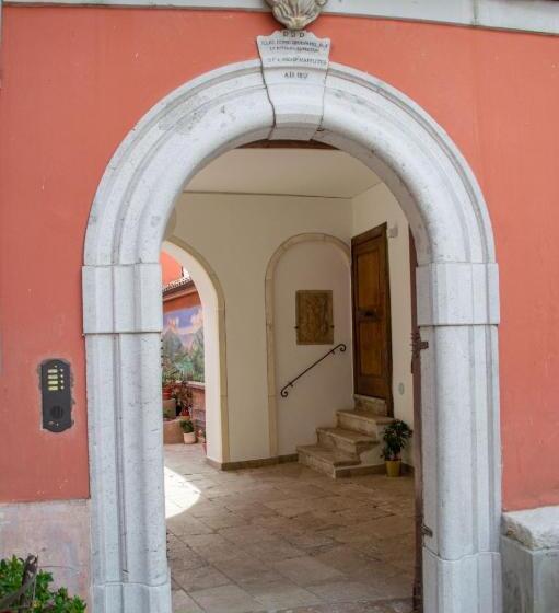 بنسيون Palazzo Gentilizio De Maffutiis
