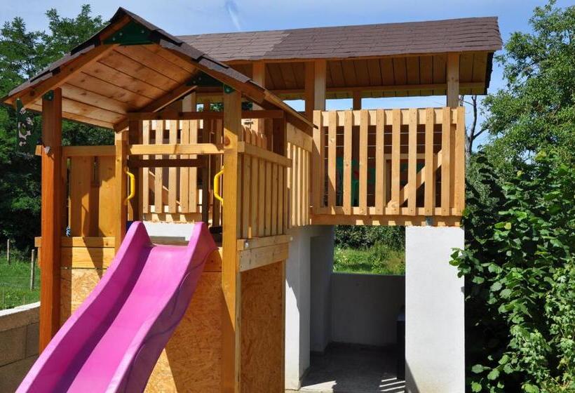 ペンション Penzión Veperec