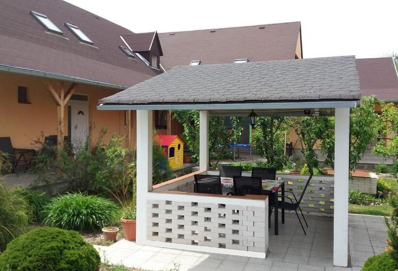 ペンション Penzión Veperec