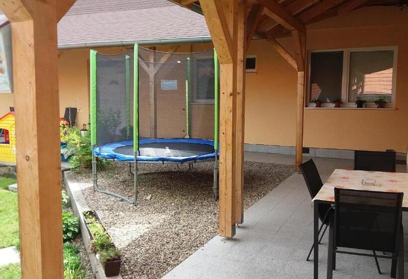 ペンション Penzión Veperec