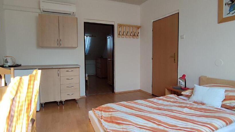 ペンション Penzión Veperec