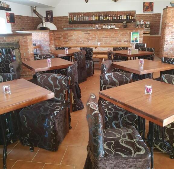 פנסיון Penzion Na Statku Březová