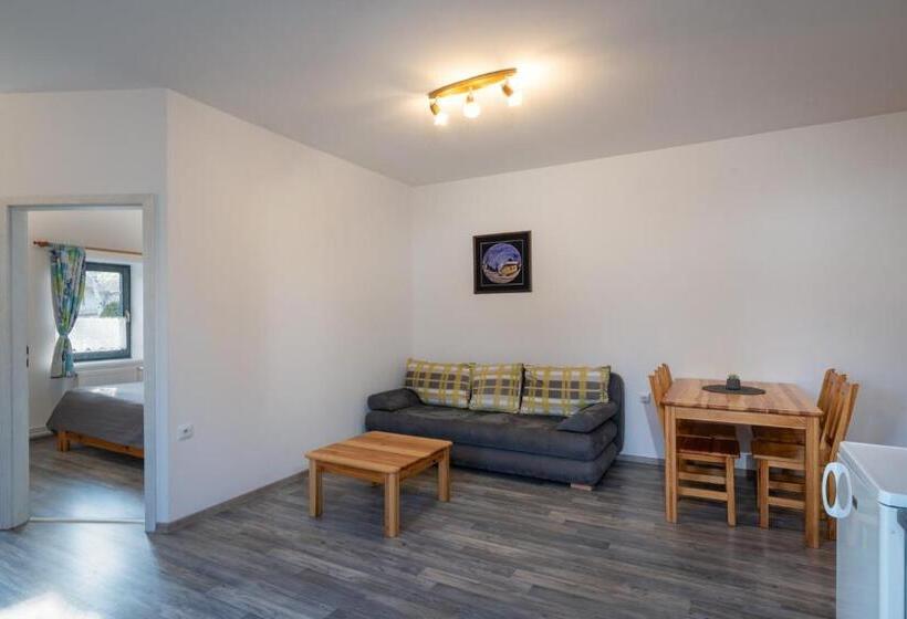 膳宿费 Penzion Za Mlynom