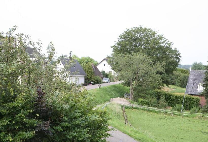 ペンション Prins Van Poederoijen