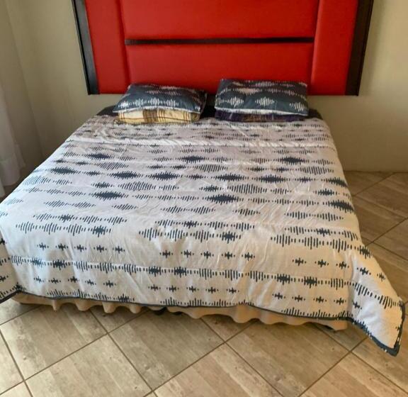 膳宿费 Sapzres At Taung