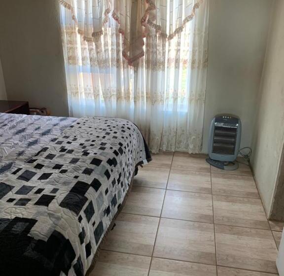 膳宿费 Sapzres At Taung