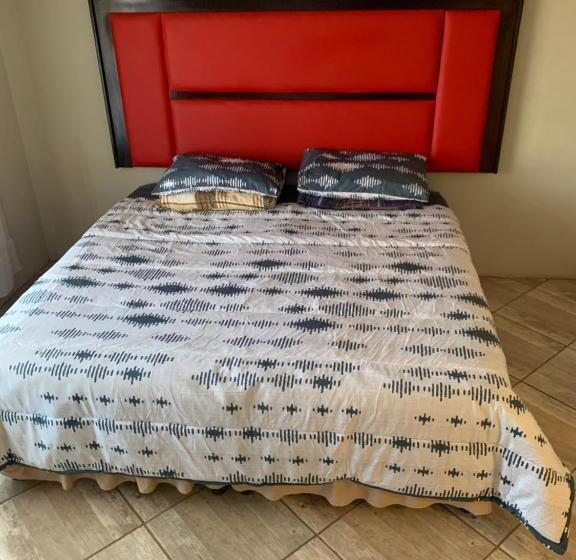 膳宿费 Sapzres At Taung