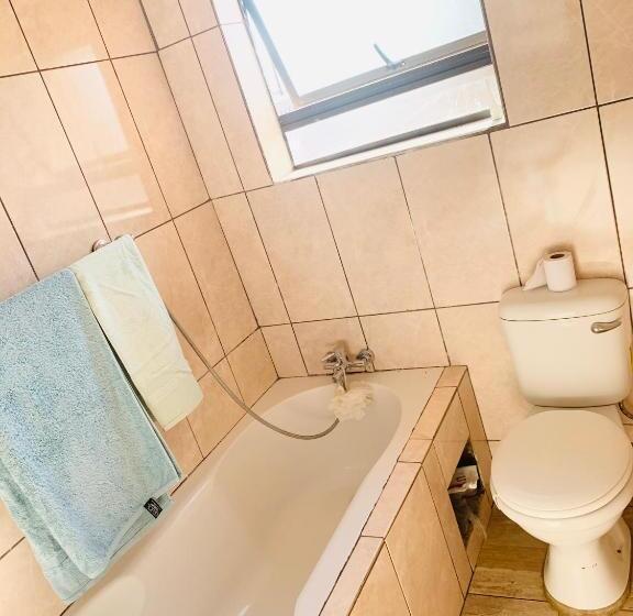 膳宿费 Sapzres At Taung