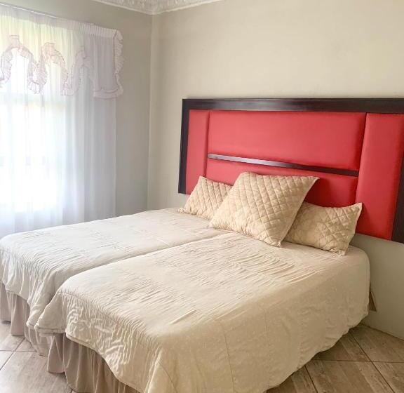 膳宿费 Sapzres At Taung