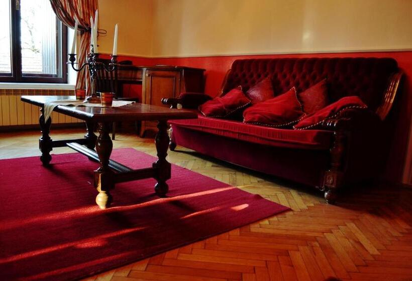 פנסיון Villa Castelul Maria