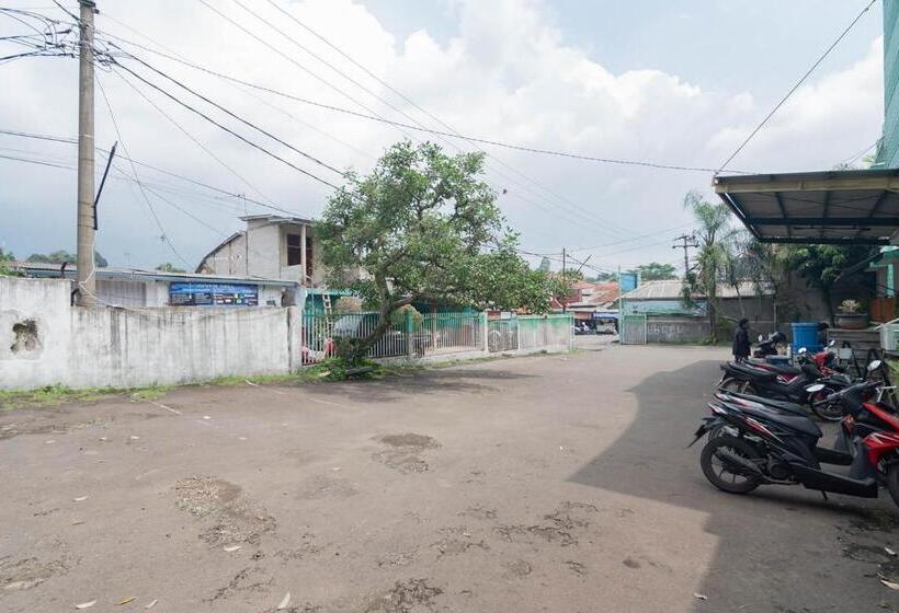 Urbanview Hotel Sagara Bogor