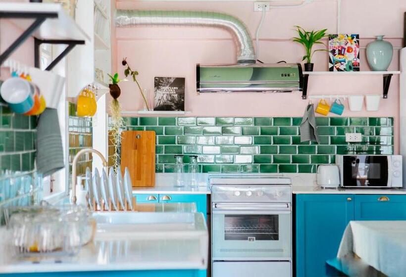 فندق صغير Eden Hotel Bangsean