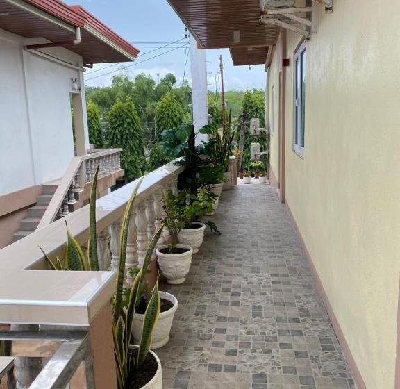 Общежитие Kellocks  Seaview Apartelle