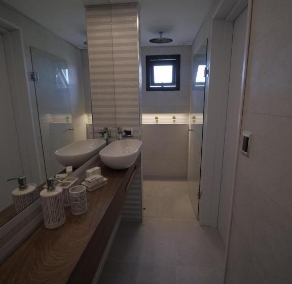 Общежитие Pizzorno Lodge & Wine