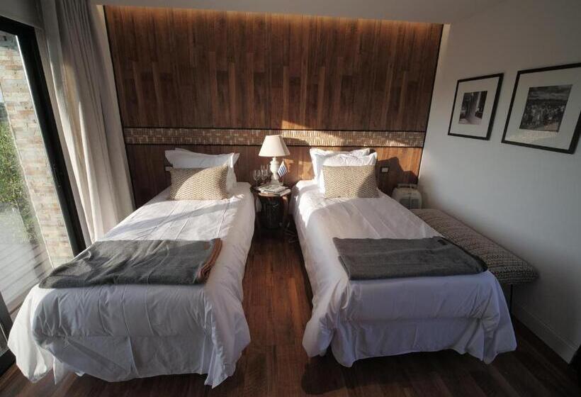 Общежитие Pizzorno Lodge & Wine