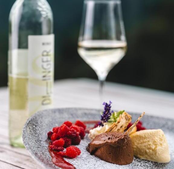 הוסטל Weingut Essgut Schlafgut Sabathihof Dillinger