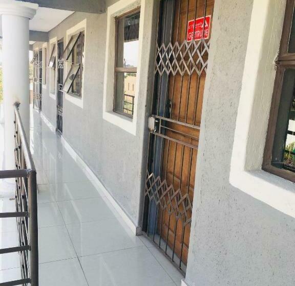 Asante’s Guest House