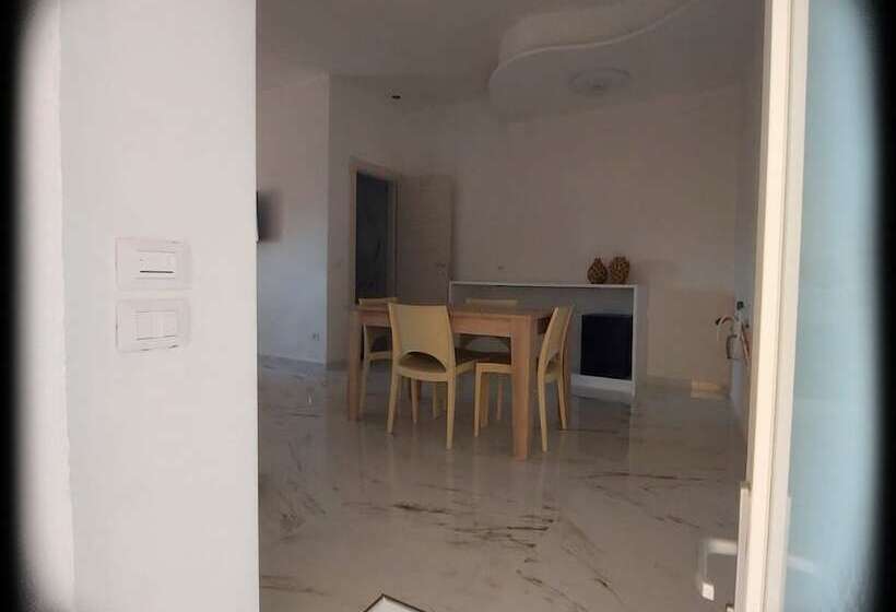 مبيت وإفطار Black & White