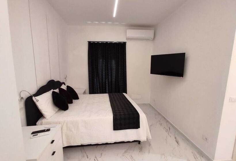 مبيت وإفطار Black & White