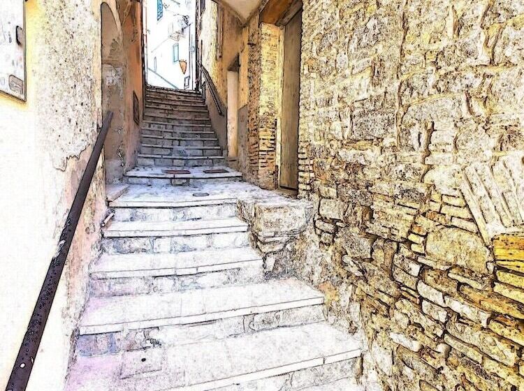 مبيت وإفطار Black & White