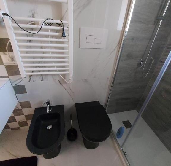 مبيت وإفطار Black & White