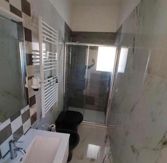 مبيت وإفطار Black & White