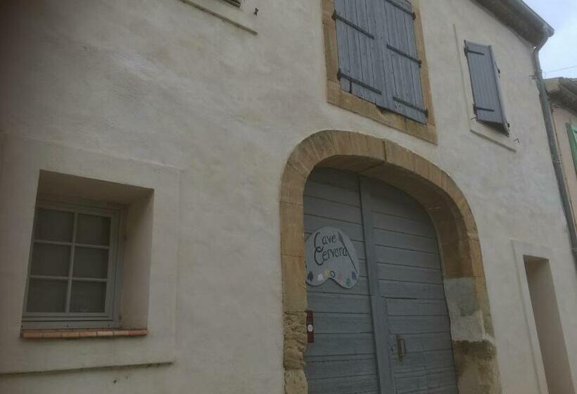 ベッドアンドブレックファースト Cave Cervera