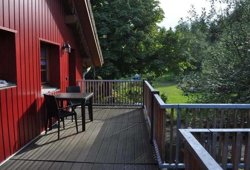 مبيت وإفطار Chambre Merisier Dans Une Ferme Avec étang Privé Au Coeur De La Région Des Mille étangs, Faucogney E