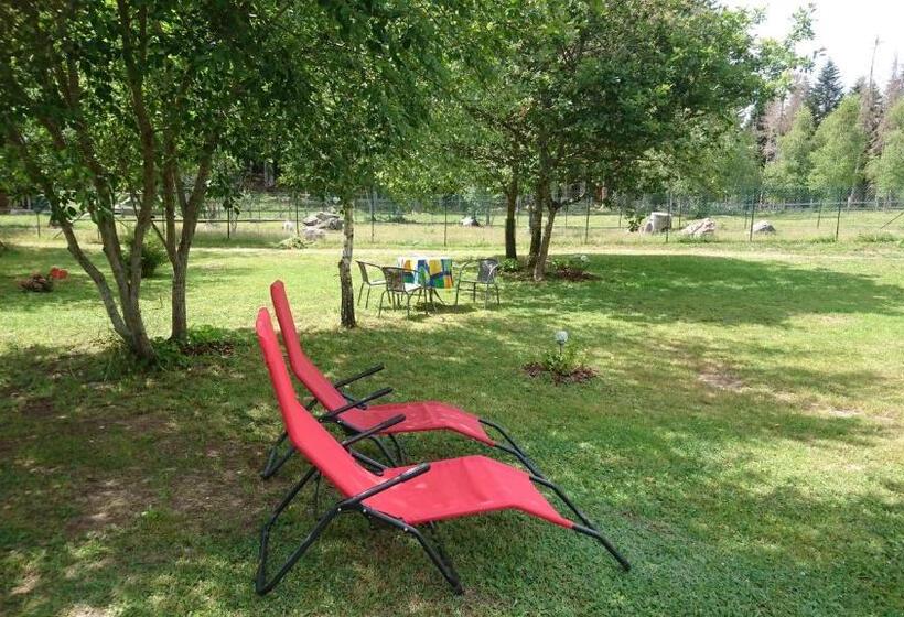 مبيت وإفطار Chambre Merisier Dans Une Ferme Avec étang Privé Au Coeur De La Région Des Mille étangs, Faucogney E