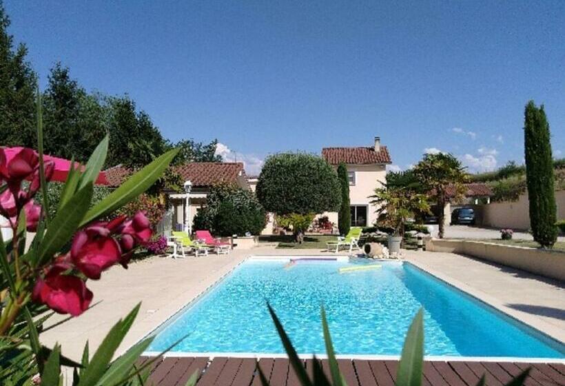 مبيت وإفطار Coeuraccords, Spa & Bien être Au Calme Naturiste Toute L Année