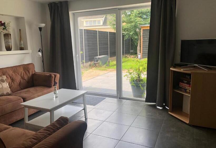 ベッドアンドブレックファースト De Oude Schuur