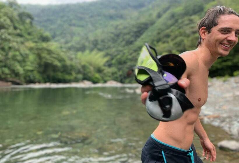 مبيت وإفطار Ecocabaña Pocahontas En Rio Santo Domingo, Melcocho